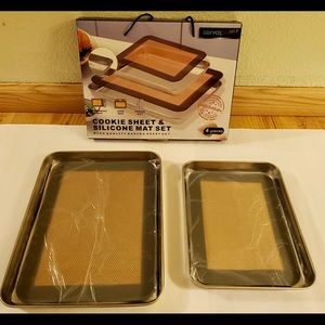 Baking/Cookie Sheets/Pans with fitted silicone mats, 4 pc Set is Brand NEW !